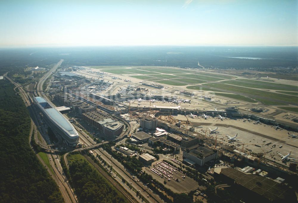 Frankfurt am Main von oben - Businesscenter The Squaire, vormals als Airrail Center Frankfurt