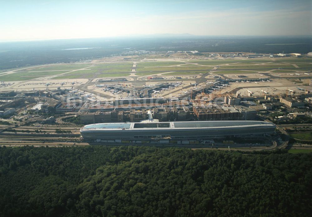 Frankfurt am Main aus der Vogelperspektive: Businesscenter The Squaire, vormals als Airrail Center Frankfurt