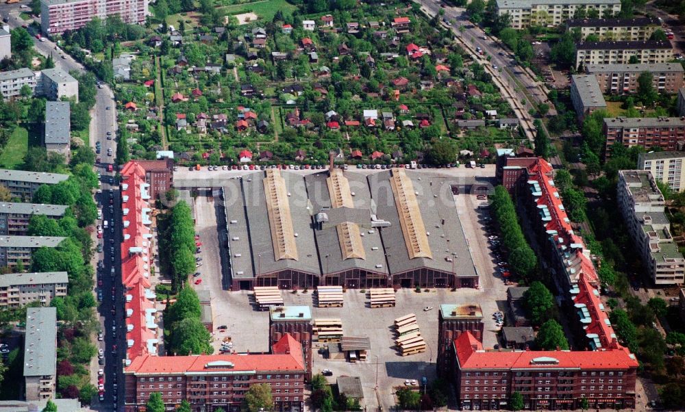 Luftaufnahme Berlin - BVB Berliner Verkehrsbetriebe - Betriebshof und Bus- Depot an der Müllerstraße in Berlin Wedding