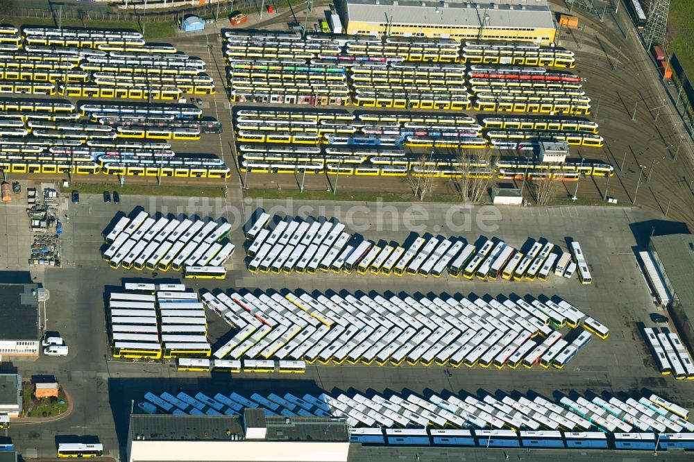 Luftbild Berlin - BVG Bus- und Straßenbahnhof im Bezirk Lichtenberg in Berlin