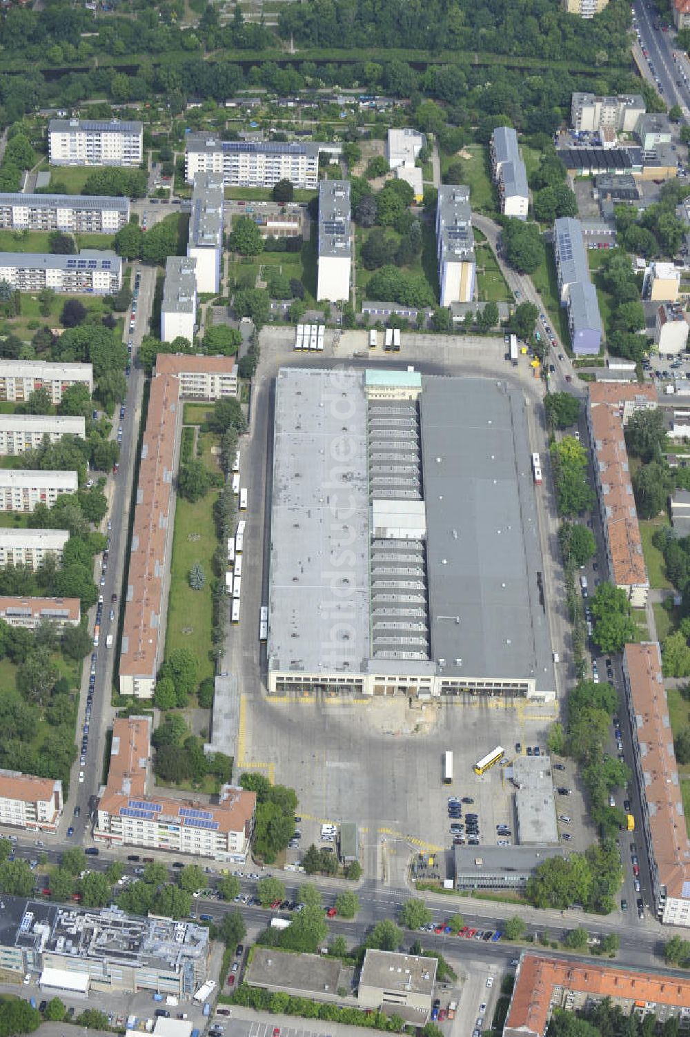 Luftbild Berlin - BVG Busbetriebshof Britz in der Gradestraße im Stadtteil Neukölln in Berlin