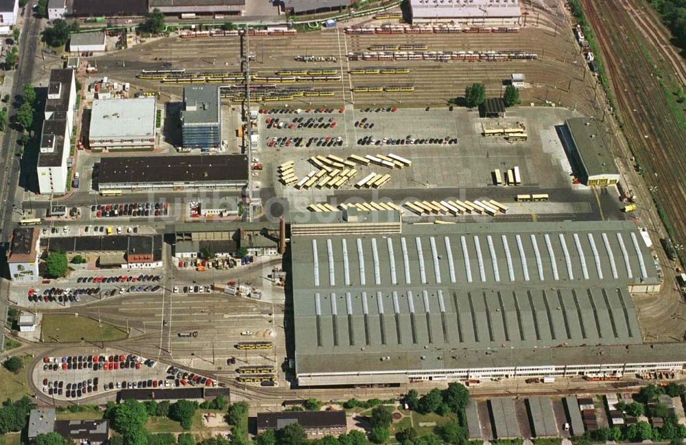 Luftbild Berlin - Lichtenberg - BVG - Depot in der Siegfriedstraße in Lichtenberg.