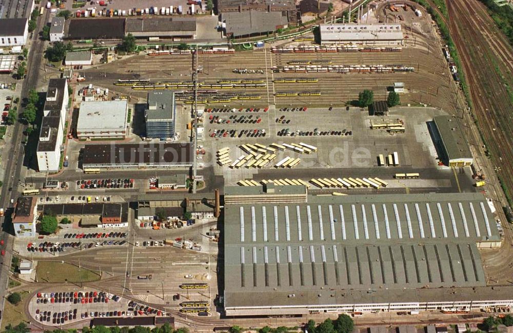 Luftaufnahme Berlin - Lichtenberg - BVG - Depot in der Siegfriedstraße in Lichtenberg.