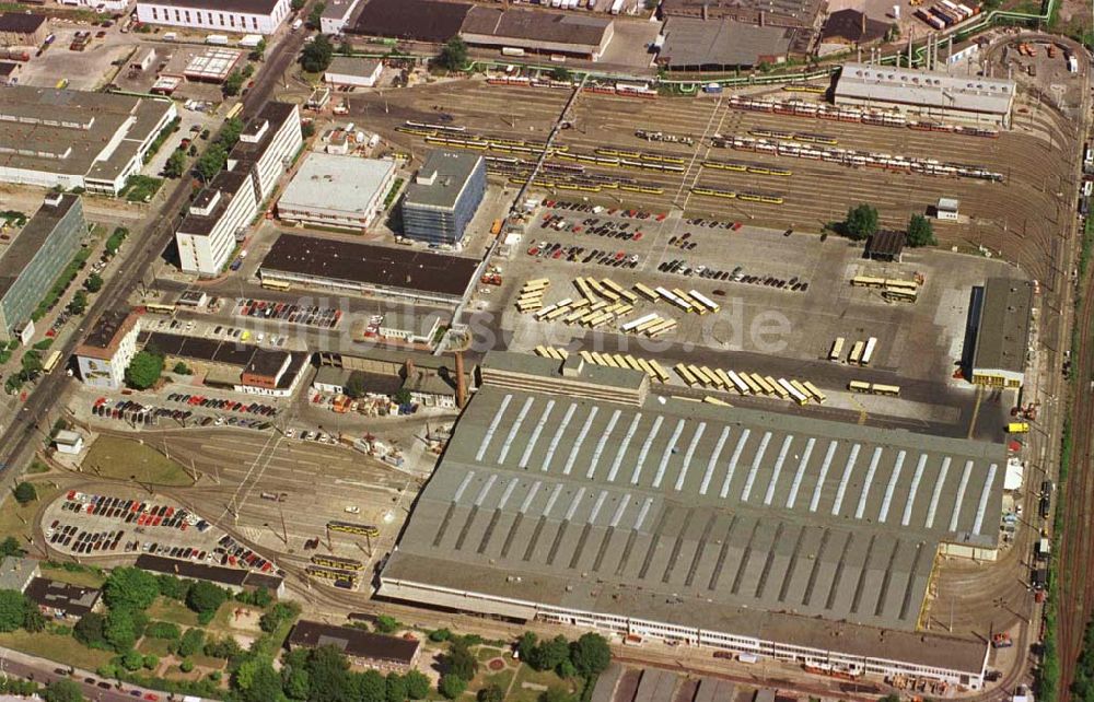 Berlin - Lichtenberg von oben - BVG - Depot in der Siegfriedstraße in Lichtenberg.