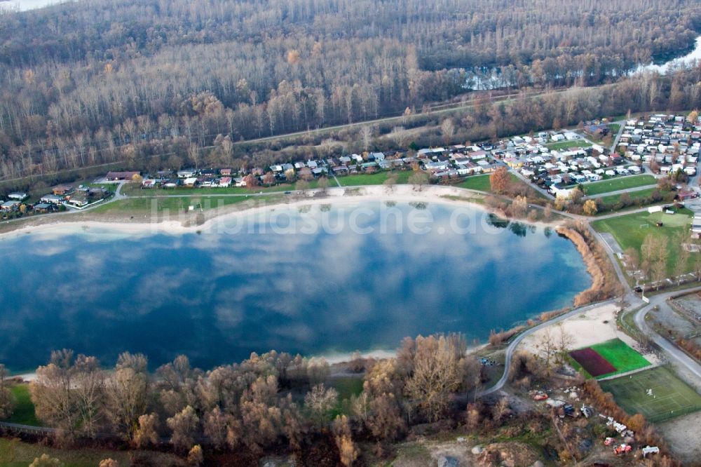 Luftbild Rastatt - Camping und Golfplatz an den See- Uferbereichen der Fischergilde Plittersdorf 1964 e.V. in Rastatt im Bundesland Baden-Württemberg