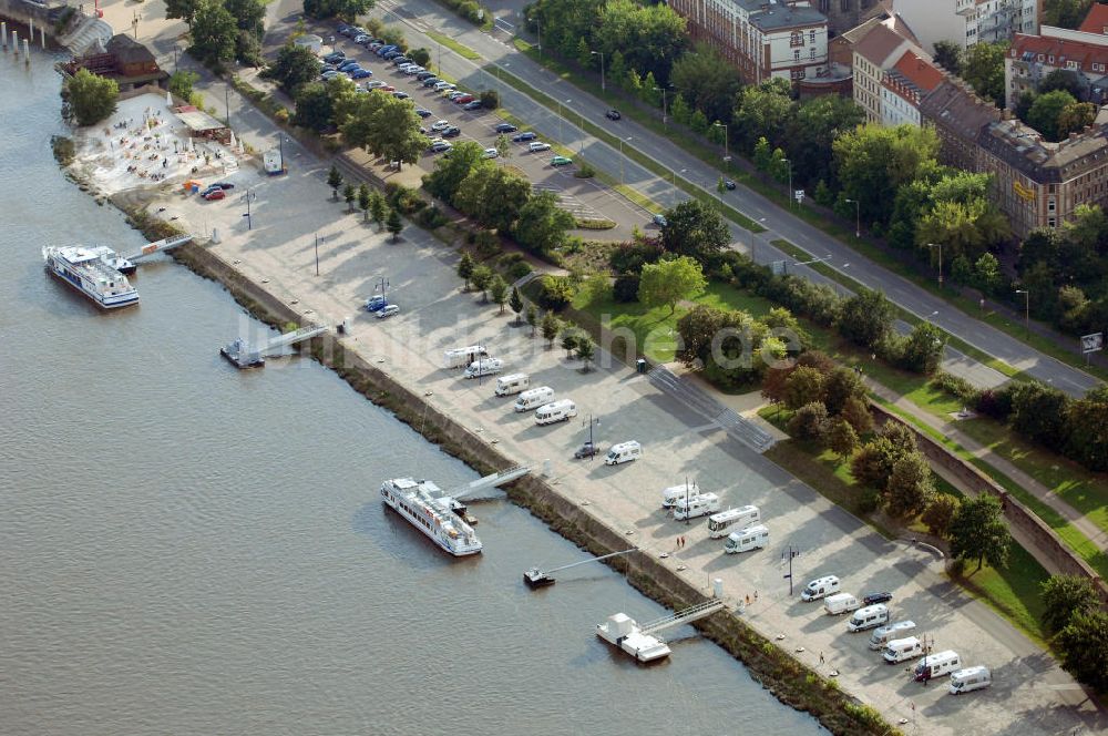 Luftaufnahme Magdeburg - Camping-Stelplatz am Petriförder in Magdeburg-Altstadt