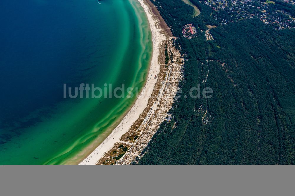 Born am Darß von oben - Campingplatz an der Meeresküste der Ostsee in Born am Darß im Bundesland Mecklenburg-Vorpommern, Deutschland