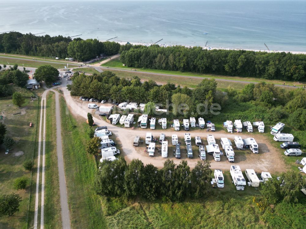 Luftbild Zingst - Campingplatz an der Meeresküste der Ostsee in Zingst im Bundesland Mecklenburg-Vorpommern, Deutschland