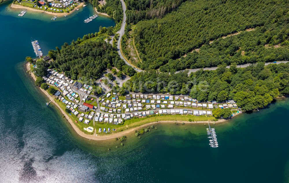 Luftbild Sundern (Sauerland) - Campingplatz Nordic Ferienpark am Seeufer des Sorpesee in Sundern (Sauerland) im Bundesland Nordrhein-Westfalen, Deutschland