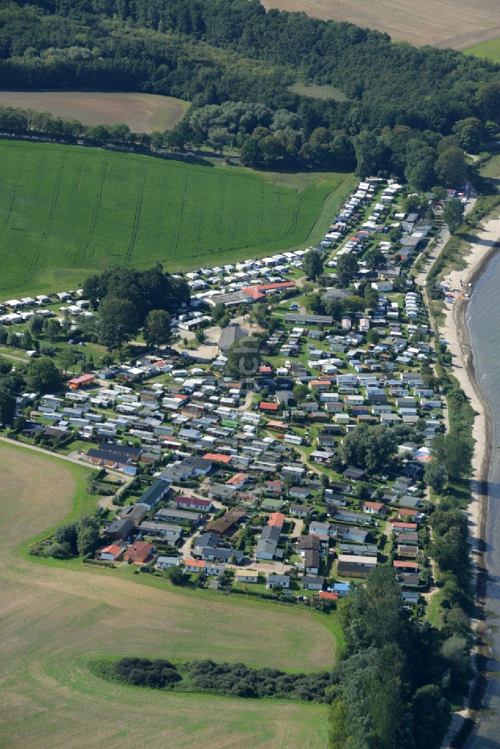 Luftaufnahme Hohenkirchen - Campingplatz mit Wohnwagen in Hohenkirchen im Bundesland Mecklenburg-Vorpommern