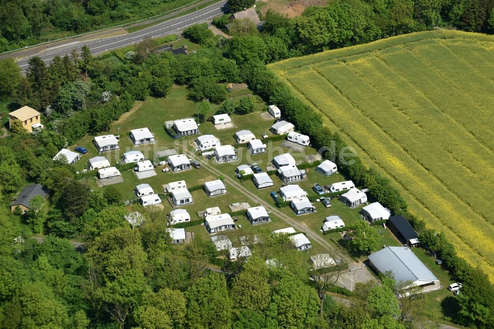 Allinge aus der Vogelperspektive: Campingplatz mit Wohnwagen und Zelten in Allinge in Region Hovedstaden, Dänemark