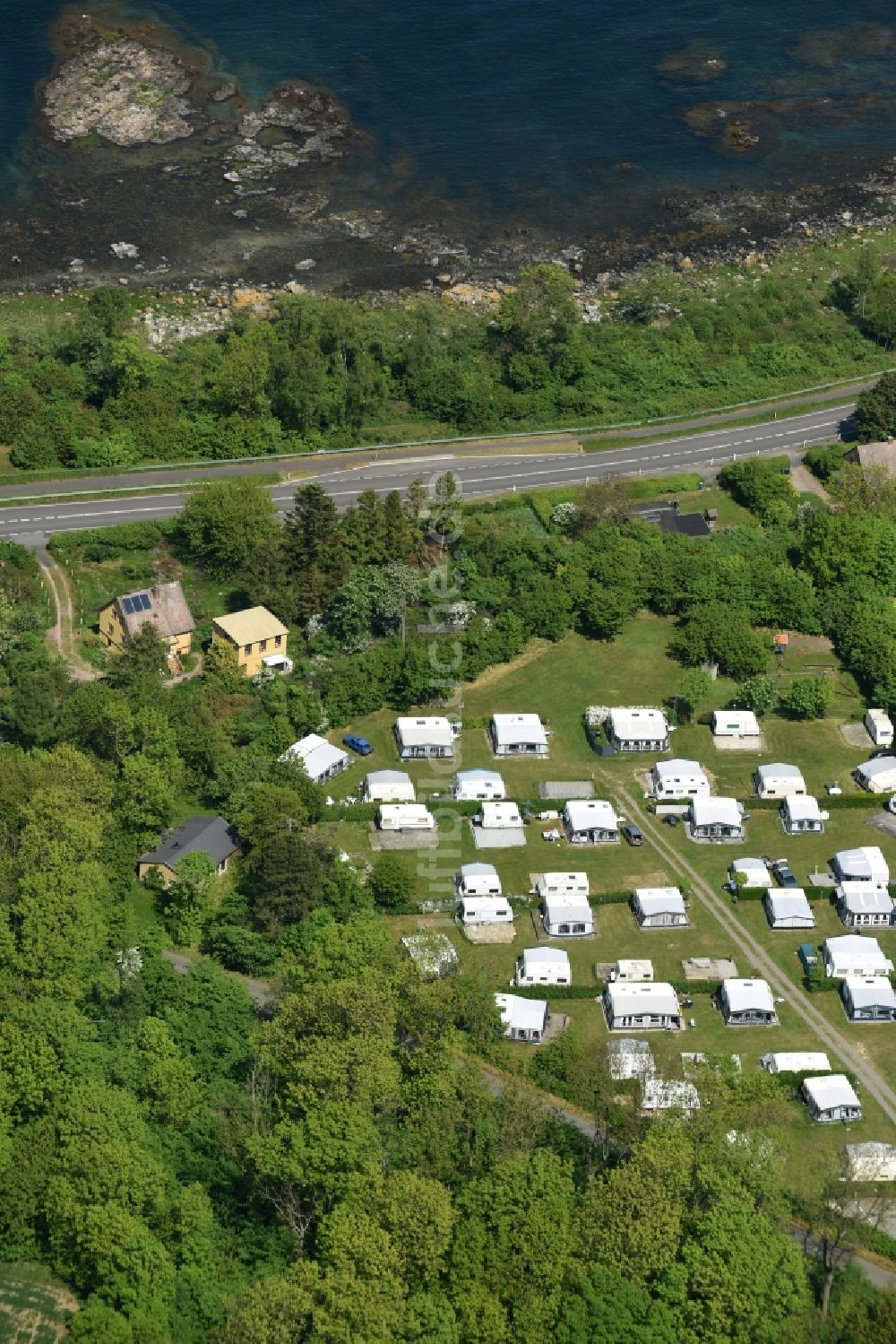 Luftbild Allinge - Campingplatz mit Wohnwagen und Zelten in Allinge in Region Hovedstaden, Dänemark