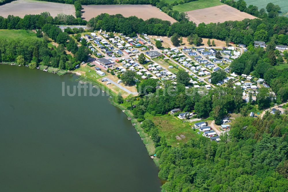 Luftaufnahme Borgdorf-Seedorf - Campingplatz mit Wohnwagen und Zelten in Borgdorf-Seedorf im Bundesland Schleswig-Holstein