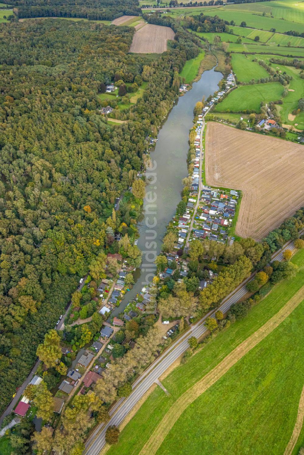 Luftbild Emmerich am Rhein - Campingplatz mit Wohnwagen und Zelten in Emmerich am Rhein im Bundesland Nordrhein-Westfalen