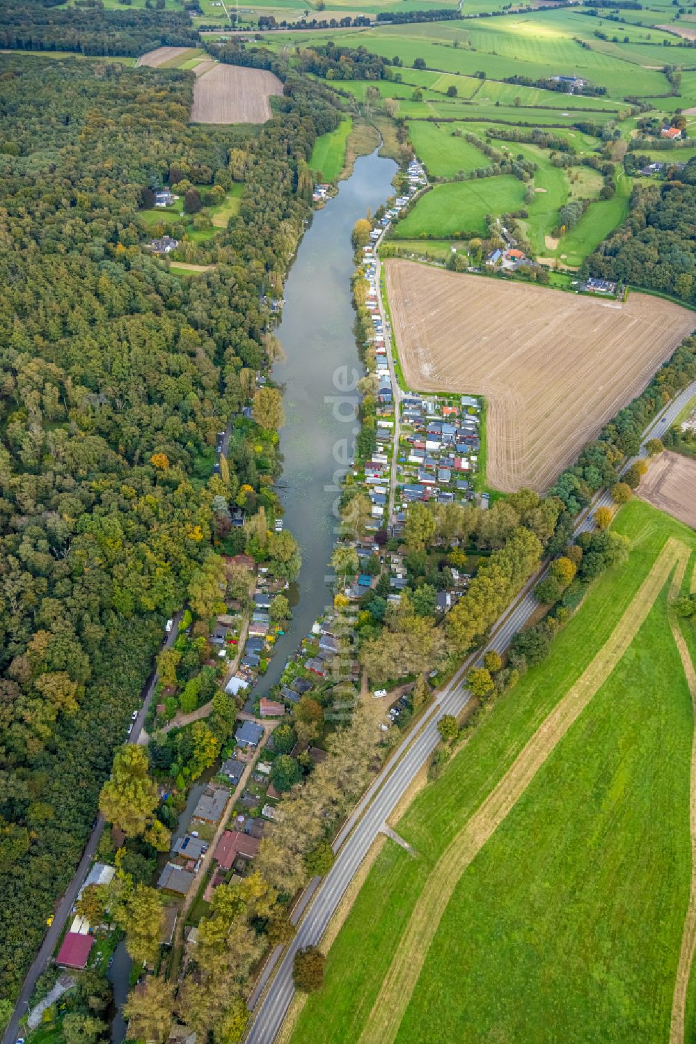 Luftbild Emmerich am Rhein - Campingplatz mit Wohnwagen und Zelten in Emmerich am Rhein im Bundesland Nordrhein-Westfalen