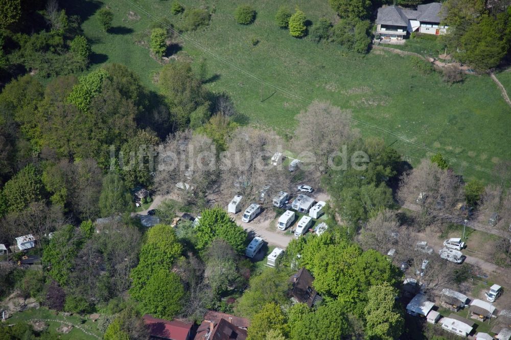 Freiburg im Breisgau von oben - Campingplatz mit Wohnwagen und Zelten in Freiburg im Breisgau im Bundesland Baden-Württemberg