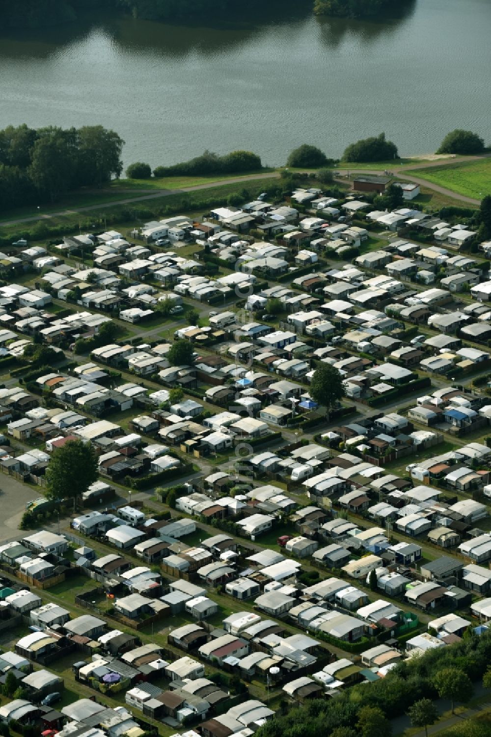 Luftaufnahme Garrel - Campingplatz mit Wohnwagen und Zelten in Garrel im Bundesland Niedersachsen