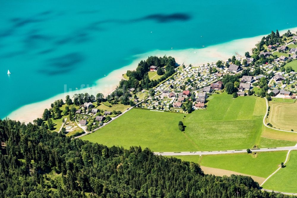 Luftaufnahme Gschwand - Campingplatz mit Wohnwagen und Zelten in Gschwand in Salzburg, Österreich