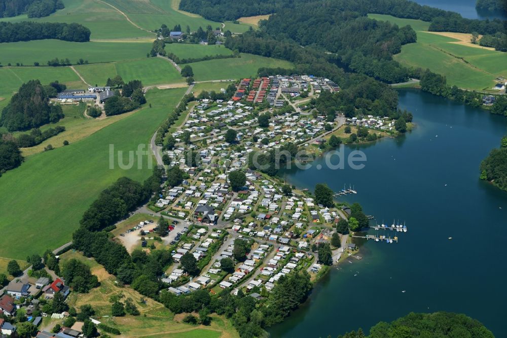 Hückeswagen aus der Vogelperspektive: Campingplatz mit Wohnwagen und Zelten in Hückeswagen im Bundesland Nordrhein-Westfalen, Deutschland