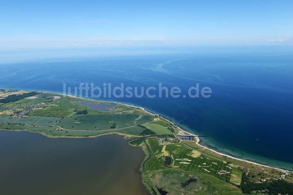 Luftbild Hohwacht - Campingplatz mit Wohnwagen und Zelten in Hohwacht im Bundesland Schleswig-Holstein