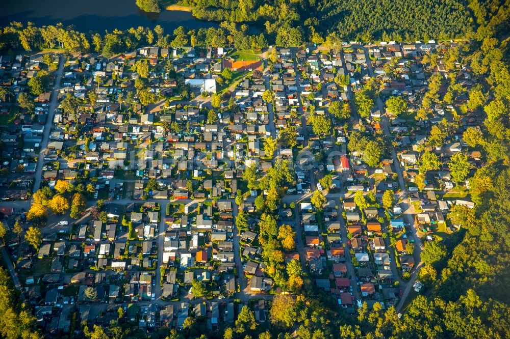 Mülheim an der Ruhr von oben - Campingplatz mit Wohnwagen und Zelten in Mülheim an der Ruhr im Bundesland Nordrhein-Westfalen