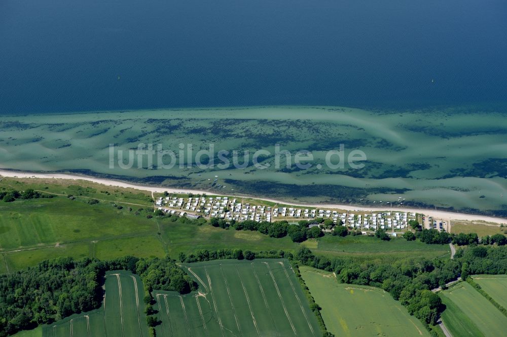 Noer aus der Vogelperspektive: Campingplatz mit Wohnwagen und Zelten in Noer im Bundesland Schleswig-Holstein