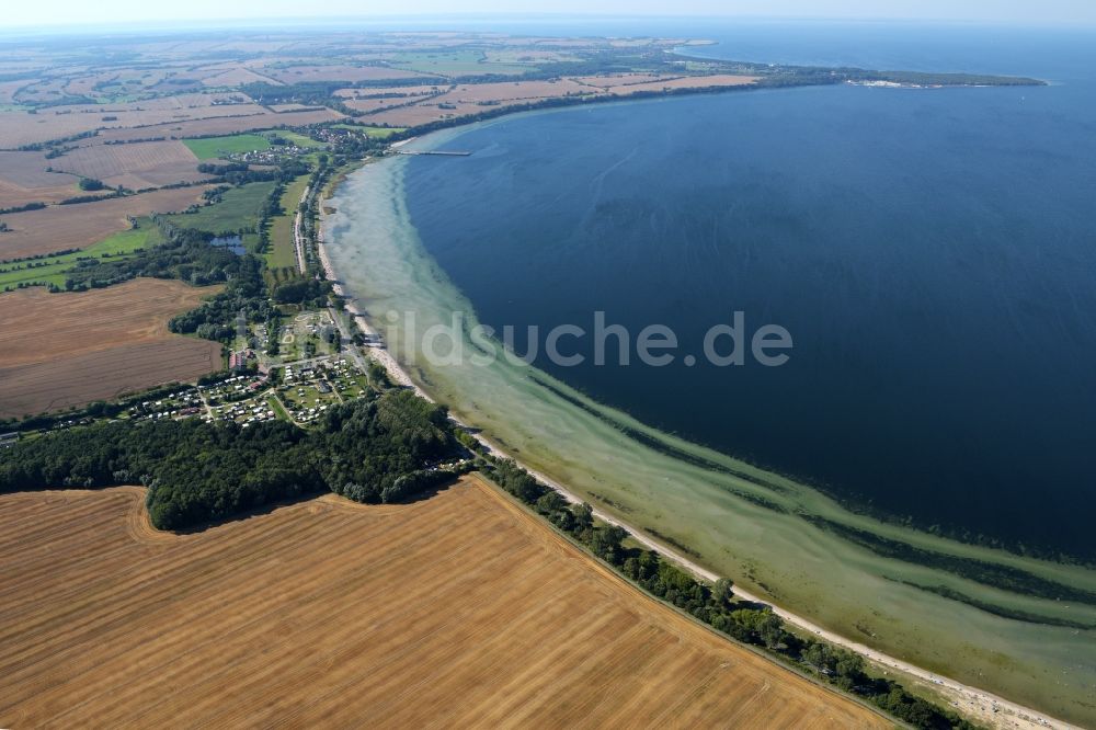 Luftaufnahme Hohenkirchen - Campingplatz mit Wohnwagen und Zelten im Ortsteil Gramkow in Hohenkirchen im Bundesland Mecklenburg-Vorpommern