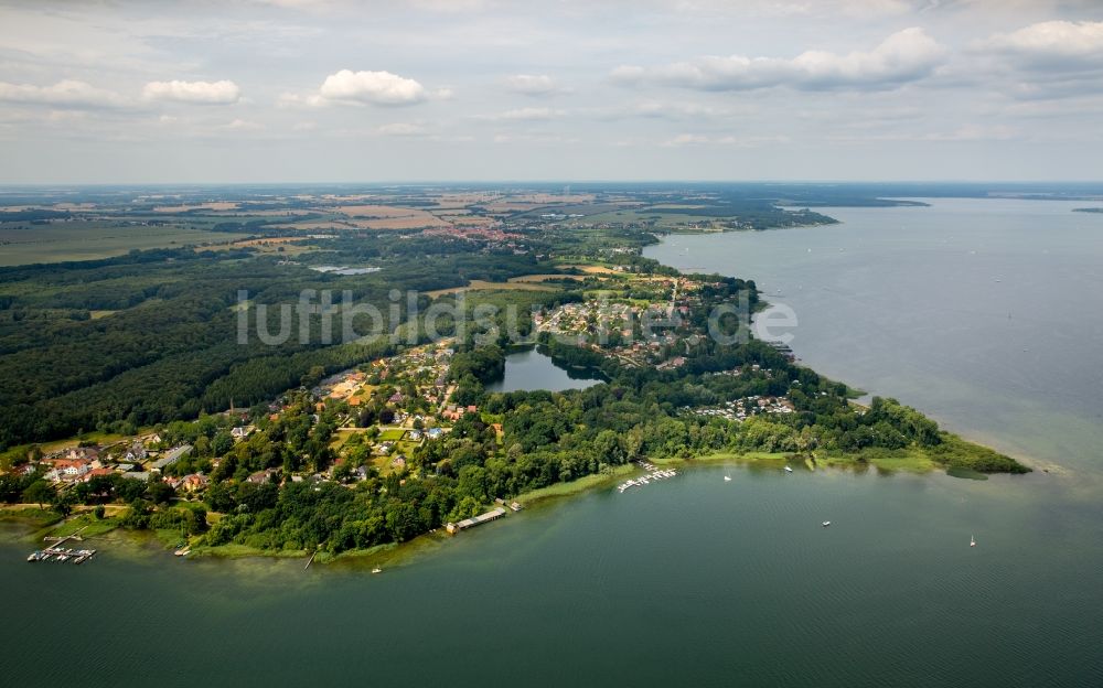 Luftaufnahme Plau am See - Campingplatz mit Wohnwagen und Zelten in Plau am See im Bundesland Mecklenburg-Vorpommern