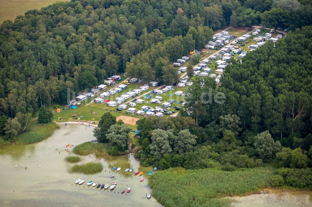 Luftaufnahme Rechlin - Campingplatz mit Wohnwagen und Zelten in Rechlin im Bundesland Mecklenburg-Vorpommern