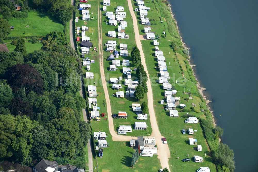 Luftaufnahme Remagen - Campingplatz mit Wohnwagen und Zelten in Remagen im Bundesland Rheinland-Pfalz, Deutschland