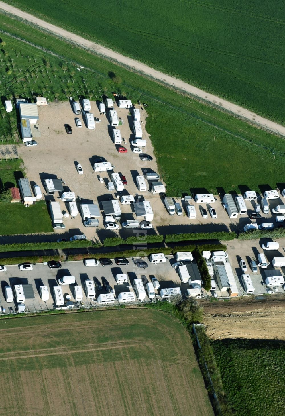 Luftbild Saint-Cyr-l'École - Campingplatz mit Wohnwagen und Zelten in Saint-Cyr-l'École in Ile-de-France, Frankreich