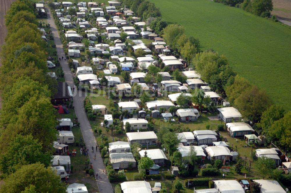 Luftaufnahme Tiefensee - Campingplatz mit Wohnwagen und Zelten in Tiefensee im Bundesland Brandenburg, Deutschland