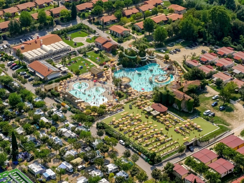 Luftbild Fossalta - Campingplatz mit Wohnwagen und Zelten in Veneto, Italien