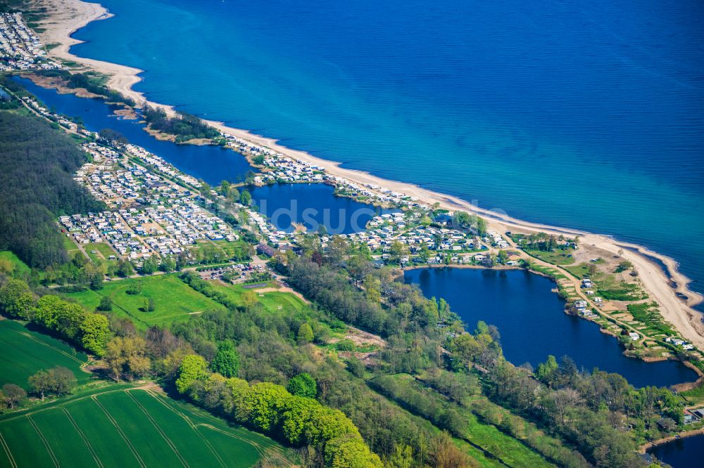 Waabs von oben - Campingplatz mit Wohnwagen und Zelten in Waabs im Bundesland Schleswig-Holstein