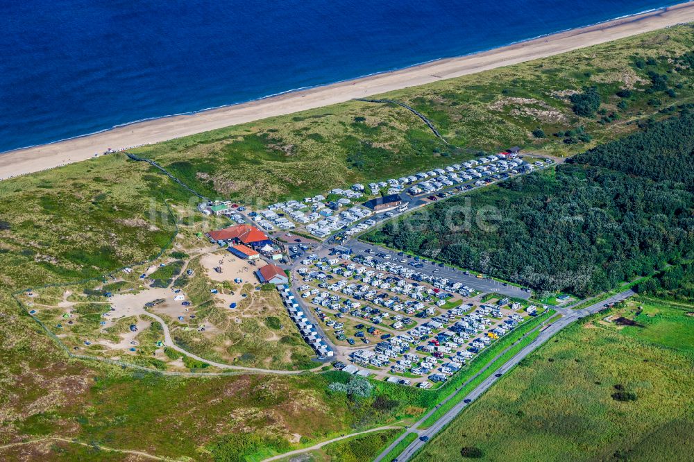 Luftaufnahme Sylt - Campingplatz mit Wohnwagen und Zelten in Westerland auf Sylt im Bundesland Schleswig-Holstein, Deutschland