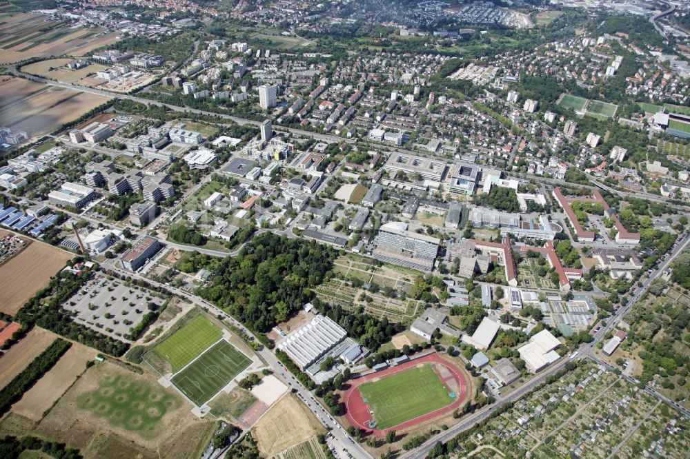 Mainz von oben - Campus derJohannes-Gutenberg-Universität, eine deutsche Hochschule in Mainz im Bundesland Rheinland-Pfalz