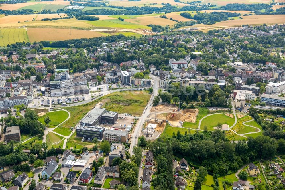 Heiligenhaus von oben - Campus- Gebäude der Fachhochschule Bochum am Panorama Park - Hefelmannpark in Heiligenhaus im Bundesland Nordrhein-Westfalen