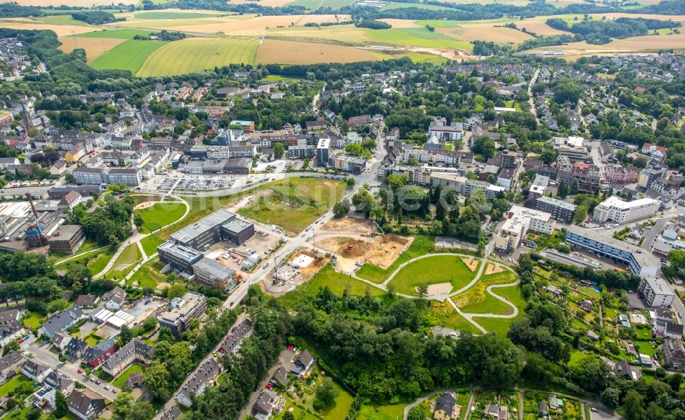 Heiligenhaus von oben - Campus- Gebäude der Fachhochschule Bochum am Panorama Park - Hefelmannpark in Heiligenhaus im Bundesland Nordrhein-Westfalen