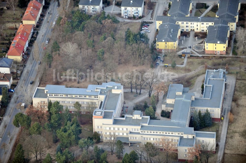 Berlin von oben - Campus- Gebäude der Fachhochschule Katholische Hochschule für Sozialwesen Berlin im Ortsteil Karlshorst in Berlin, Deutschland