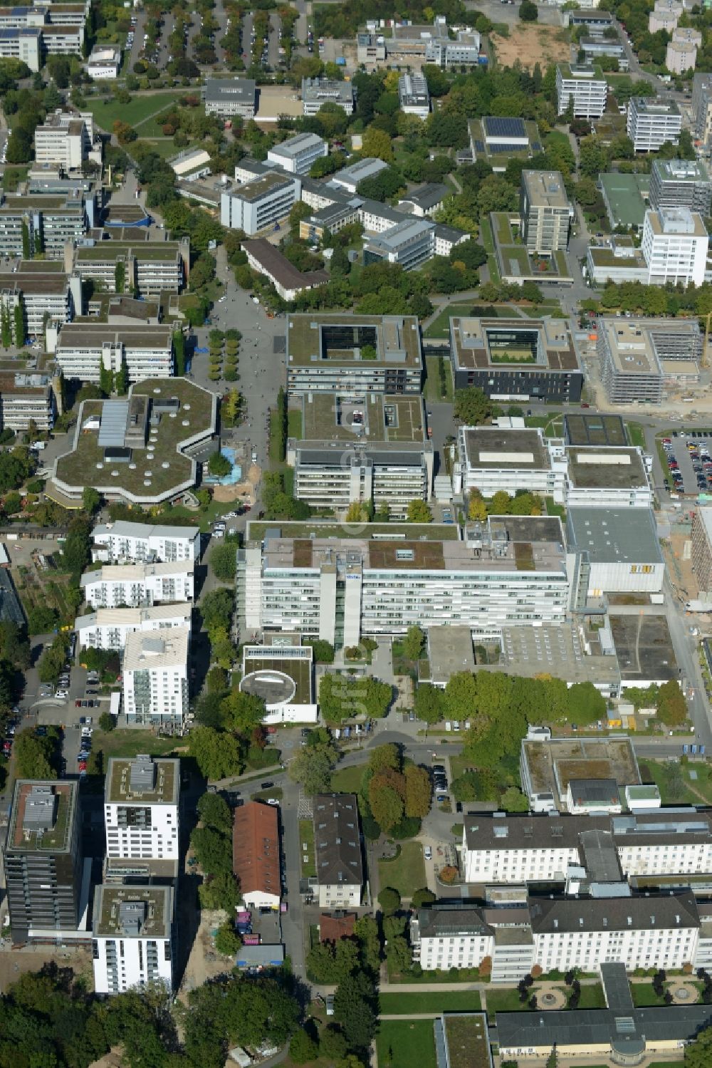 Luftbild Heidelberg - Campus- Gebäude und Gelände der Universität in Heidelberg im Bundesland Baden-Württemberg