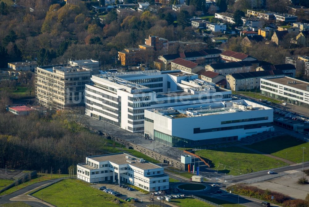 Luftaufnahme Bochum - Campus- Gebäude der Hochschule für Gesundheit am Gesundheitscampus im Stadtteil Querenburg in Bochum im Bundesland Nordrhein-Westfalen