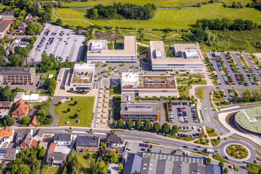 Lippstadt von oben - Campus- Gebäude der Hochschule Hamm-Lippstadt in Lippstadt im Bundesland Nordrhein-Westfalen, Deutschland