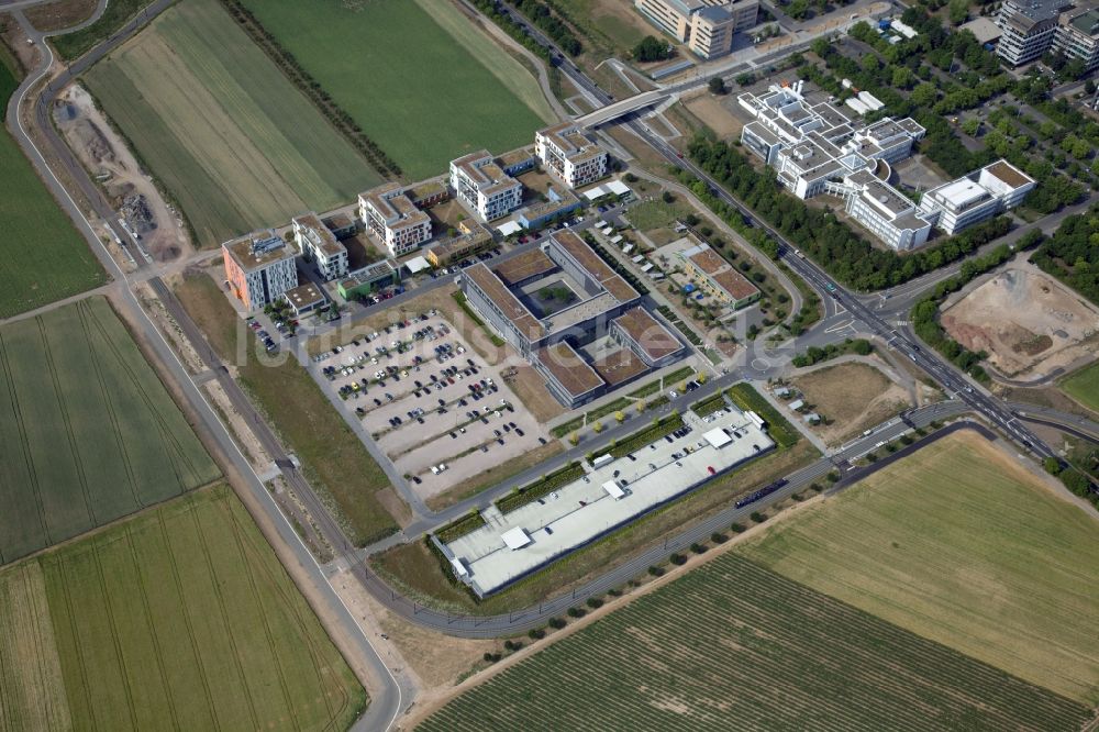 Luftaufnahme Mainz - Campus- Gebäude der Johannes Gutenberg Universität in Mainz im Bundesland Rheinland-Pfalz, in der Bildmitte die Hochschule Mainz