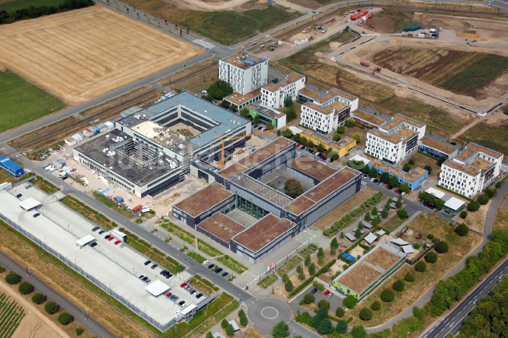 Mainz von oben - Campus- Gebäude der Johannes Gutenberg Universität im Ortsteil Bretzenheim in Mainz im Bundesland Rheinland-Pfalz, vorne die Hochschule Mainz