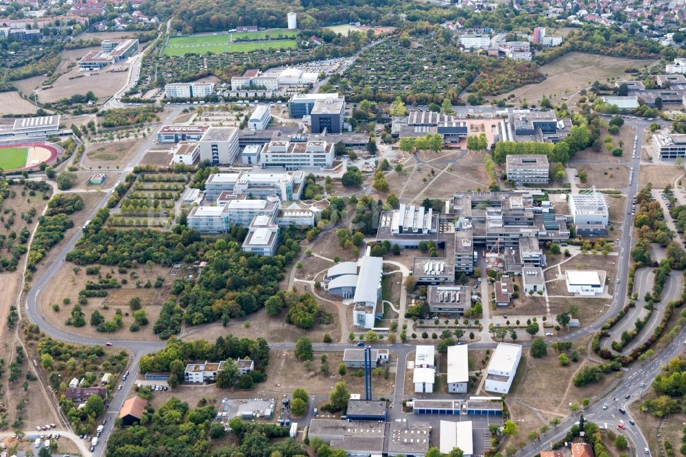 Würzburg aus der Vogelperspektive: Campus- Gebäude der Julius-Maximilians-Universität in Würzburg im Bundesland Bayern, Deutschland