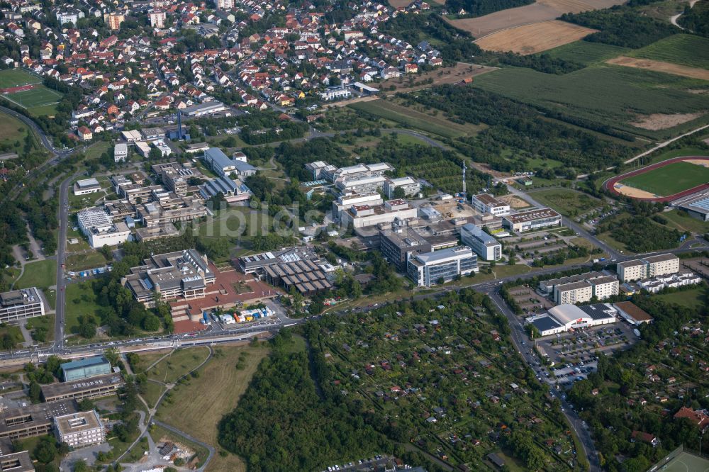 Würzburg aus der Vogelperspektive: Campus- Gebäude der Julius-Maximilians-Universität in Würzburg im Bundesland Bayern, Deutschland