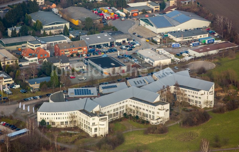 Witten von oben - Campus- Gebäude der privaten Universität Witten/Herdecke in Witten im Bundesland Nordrhein-Westfalen