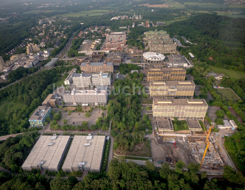 Bochum aus der Vogelperspektive: Campus- Gebäude der Ruhr-Universität in Bochum im Bundesland Nordrhein-Westfalen