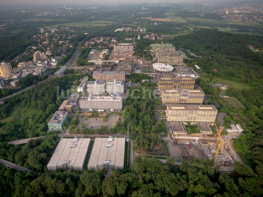 Bochum von oben - Campus- Gebäude der Ruhr-Universität in Bochum im Bundesland Nordrhein-Westfalen