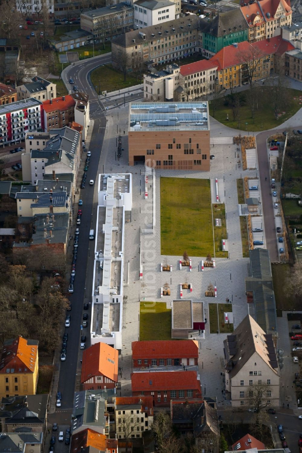 Halle (Saale) aus der Vogelperspektive: Campus- Gebäude Steintor-Campus der Martin-Luther-Universität Halle-Wittenberg in der Emil-Abderhalden-Straße in Halle (Saale) im Bundesland Sachsen-Anhalt, Deutschland